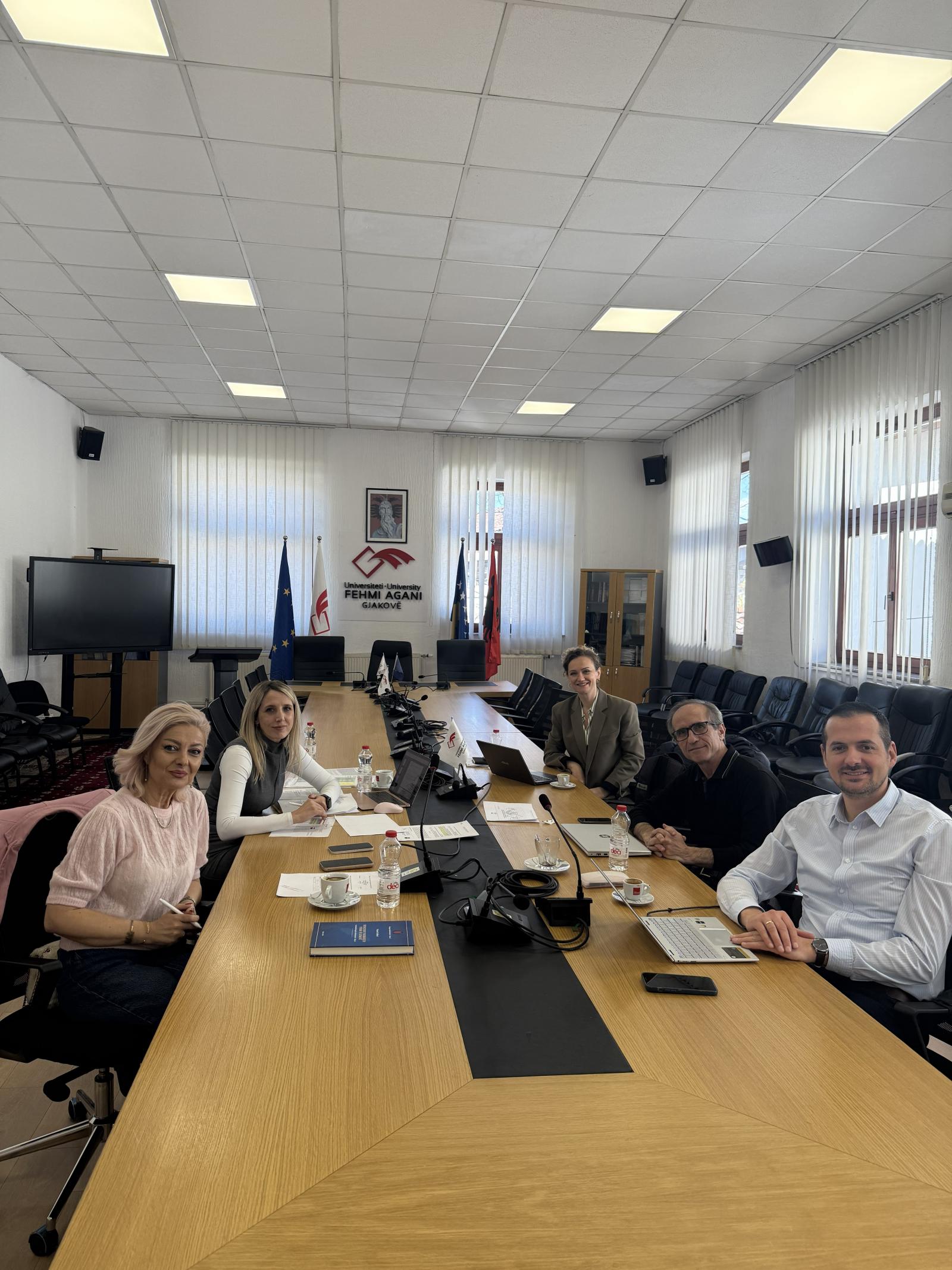 Takim rreth përgatitjeve për procesin pas-akreditues dhe ecurisë së programit Informatikë Inxhinierike