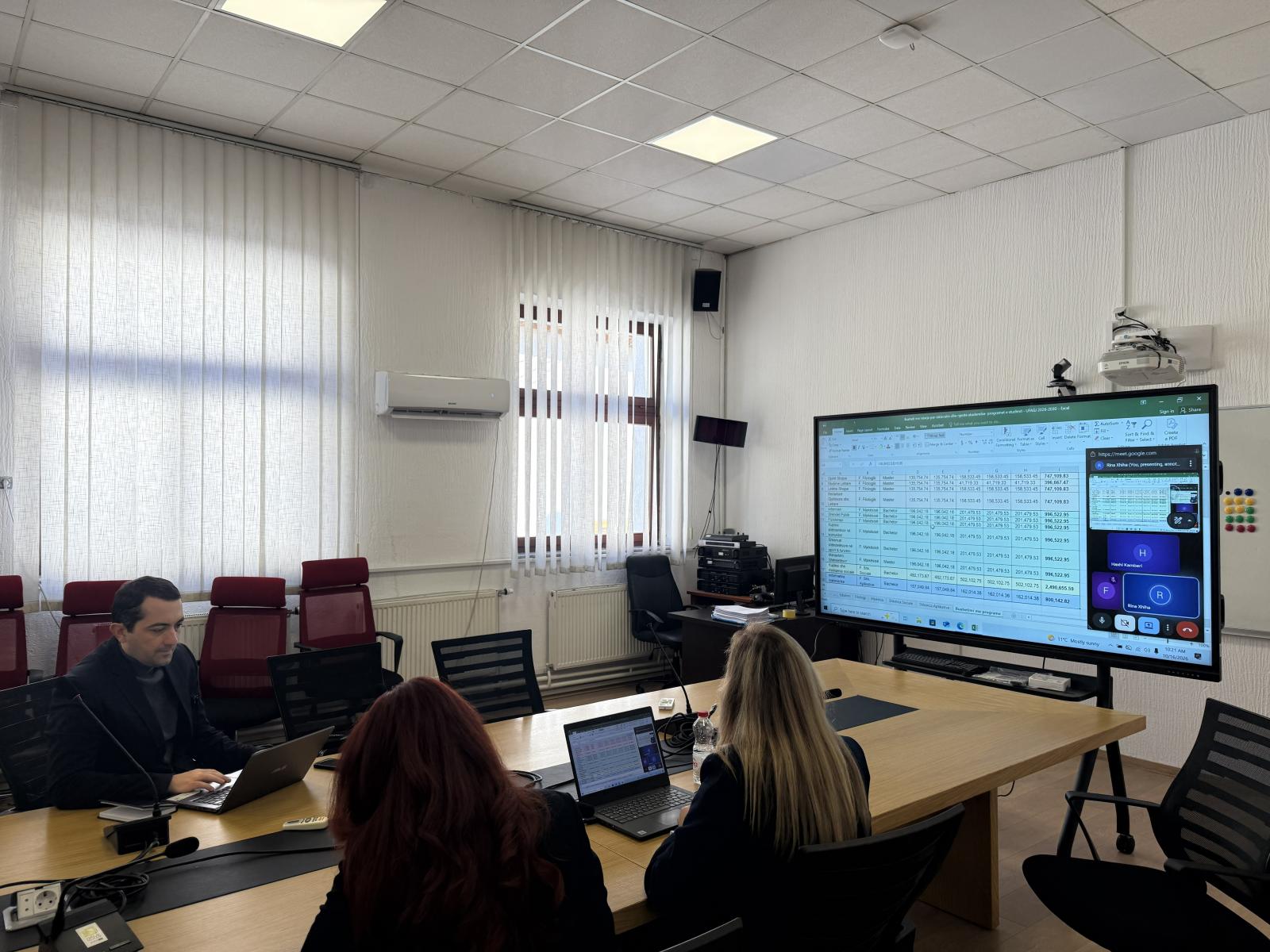 Universiteti "Fehmi Agani" në Gjakovë zhvillon takim punues për Planifikimet Buxhetore dhe Zhvillimin Akademik 2026–2030